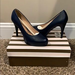 RSVP navy pumps